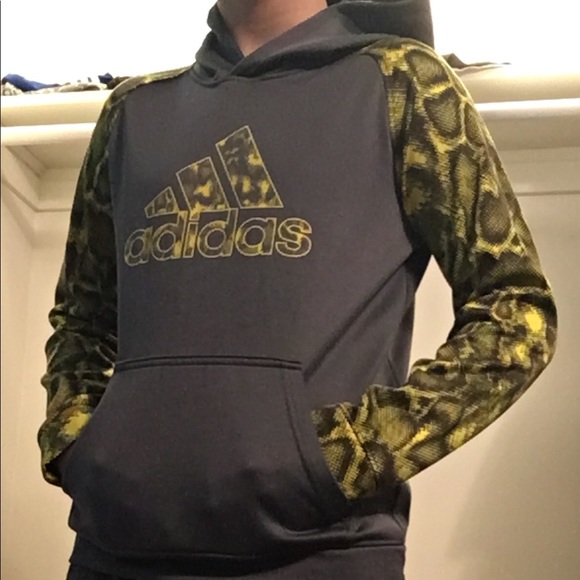 Adidas Sweatshirt - Picture 1 of 4